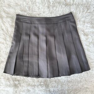 Elegant Gray Pleated Skirt